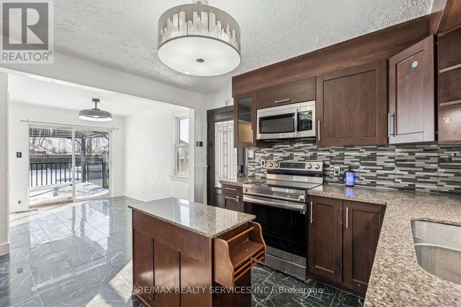 4120 Wellington Street, Niagara Falls, Ontario  L2G 6L7 - Photo 9 - X12761990