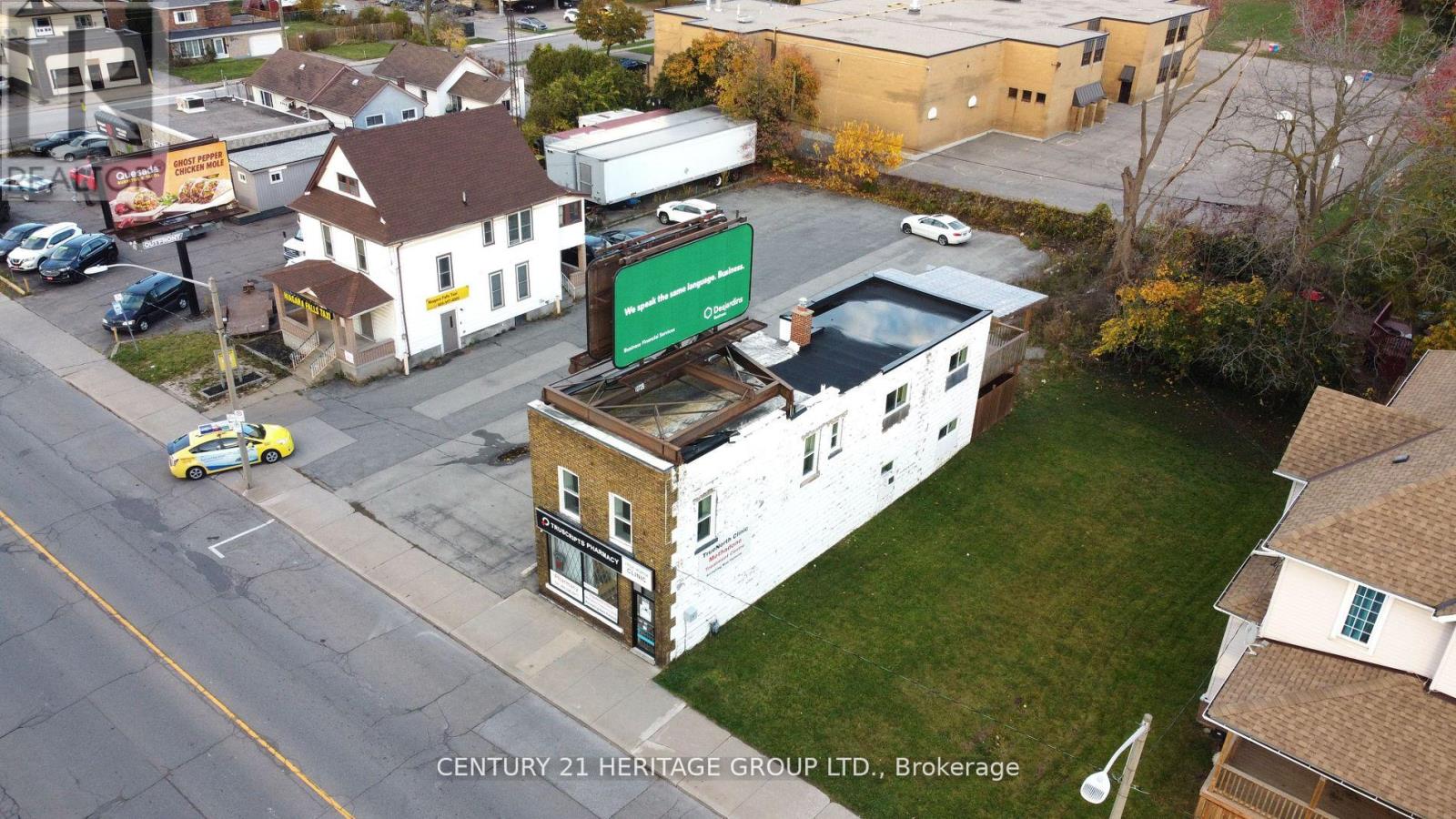 5002 Victoria Avenue, Niagara Falls, Ontario  L2E 4C8 - Photo 3 - X12762064