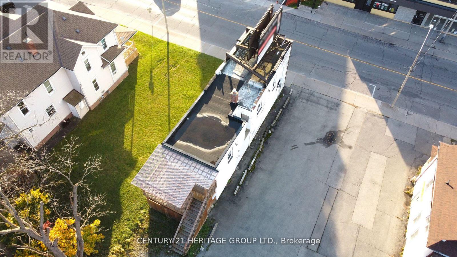 5002 Victoria Avenue, Niagara Falls, Ontario  L2E 4C8 - Photo 4 - X12762064