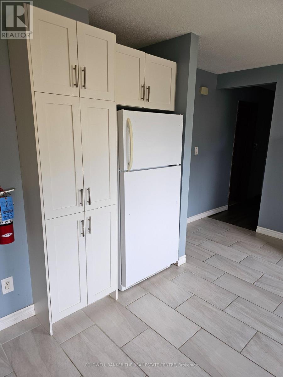 Bedrm 5 - 3 Baxter Crescent, Thorold, Ontario  L2V 4S1 - Photo 10 - X12762154