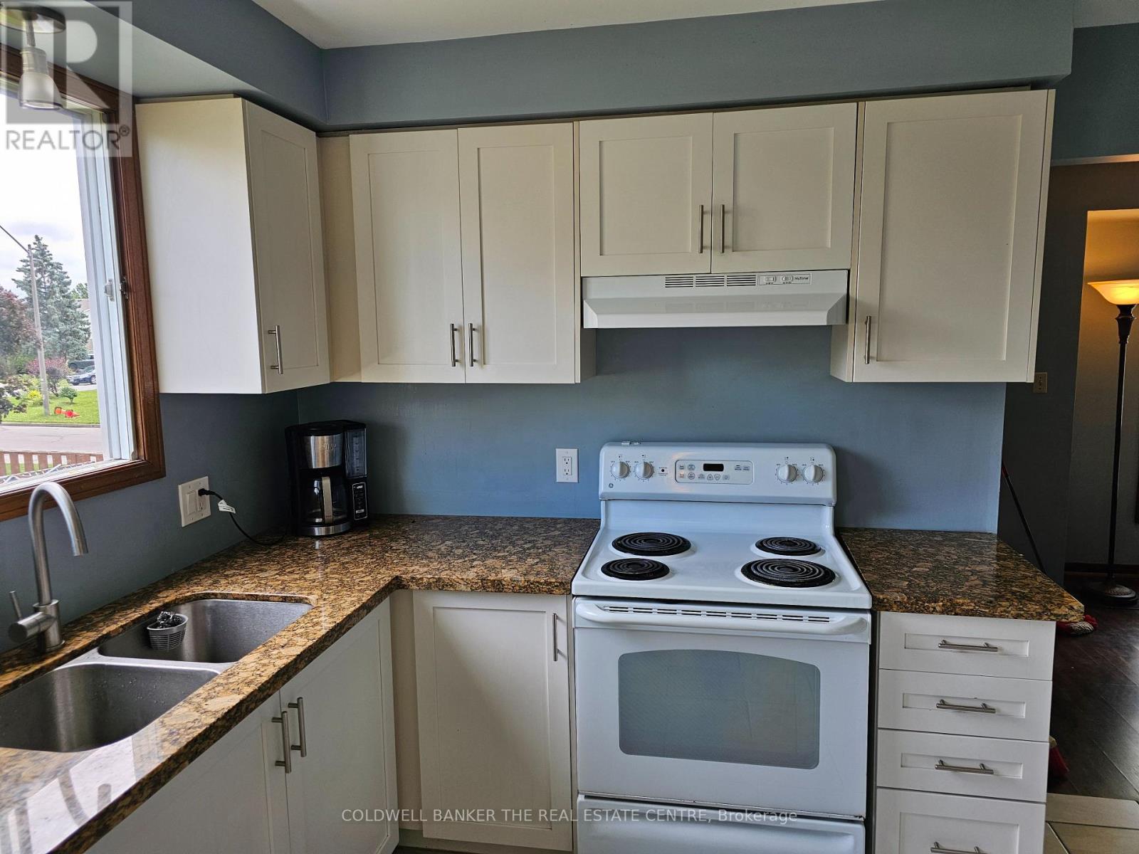 Bedrm 5 - 3 Baxter Crescent, Thorold, Ontario  L2V 4S1 - Photo 9 - X12762154