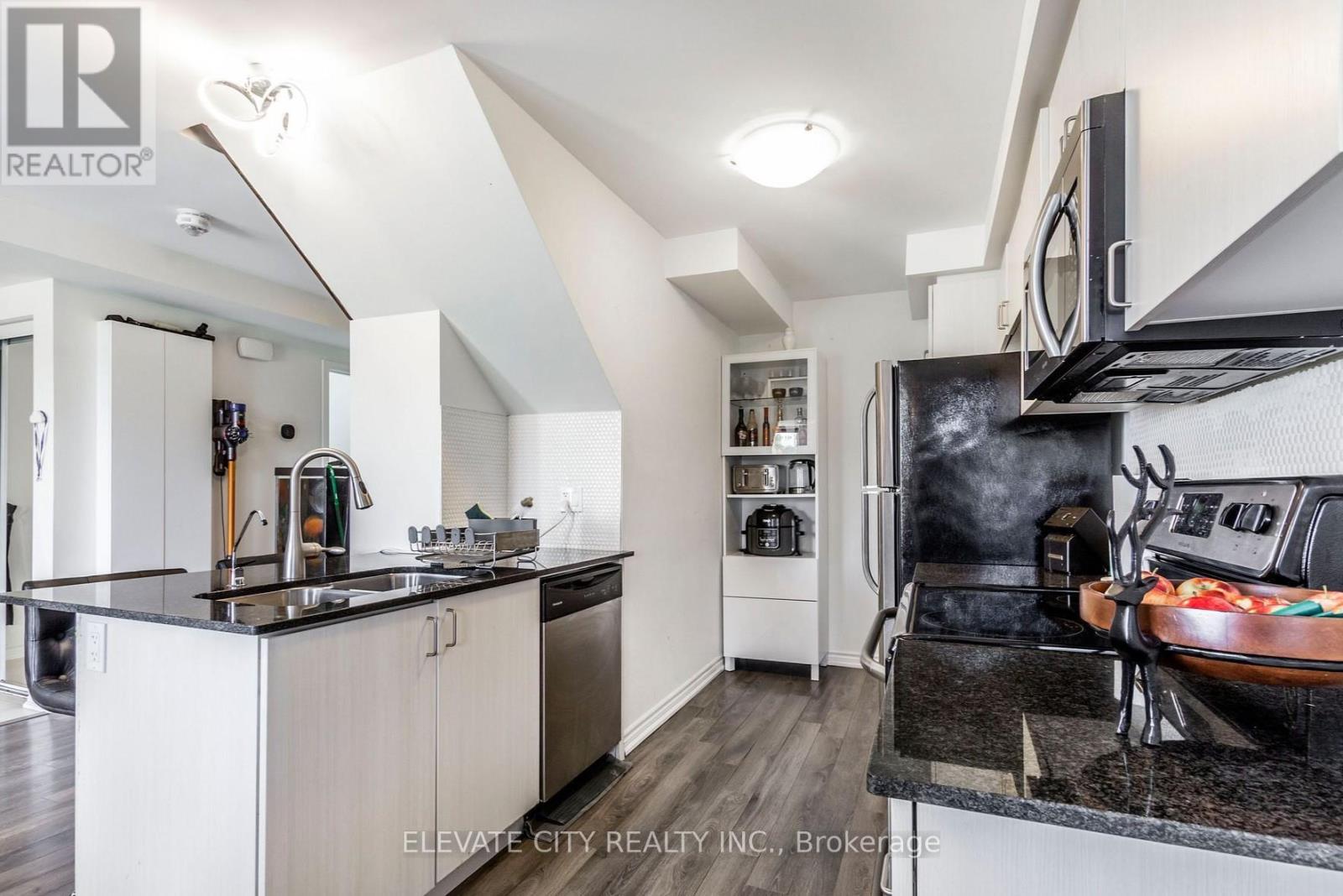 46 Daylily Lane, Kitchener, Ontario  N2R 0L7 - Photo 8 - X12762194