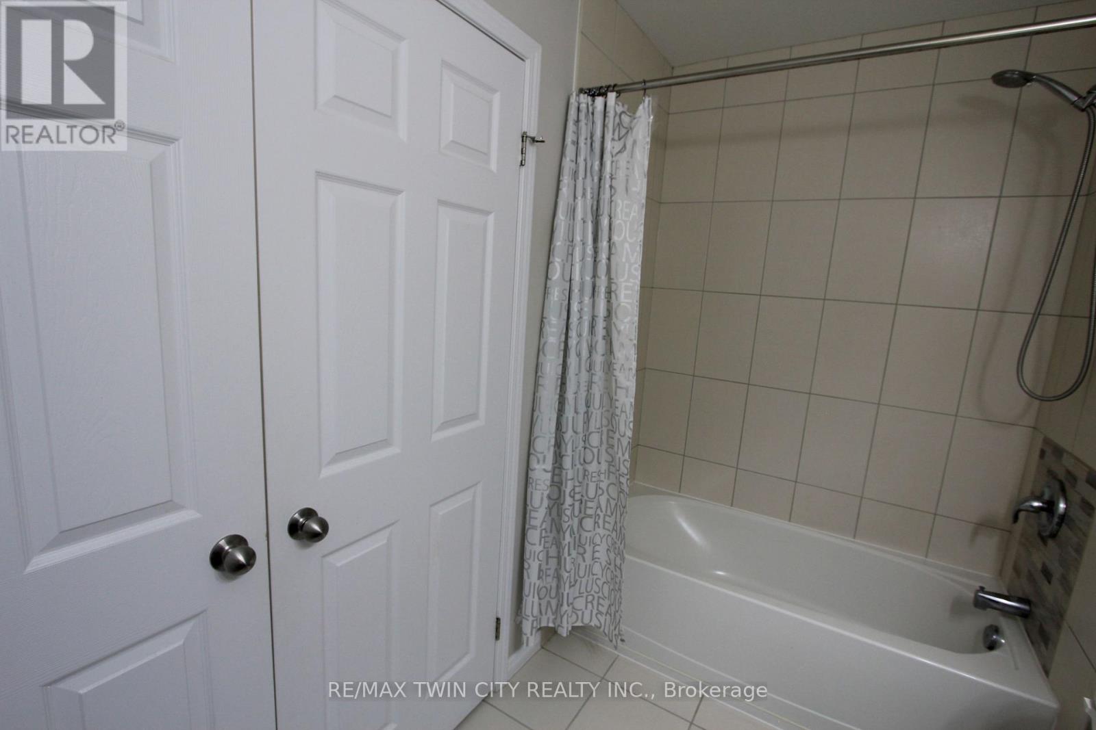 3e - 255 Maitland Street, Kitchener, Ontario  N2R 1Z2 - Photo 30 - X12762222