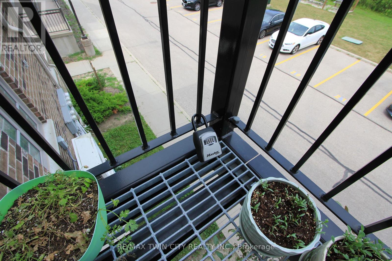 3e - 255 Maitland Street, Kitchener, Ontario  N2R 1Z2 - Photo 32 - X12762222