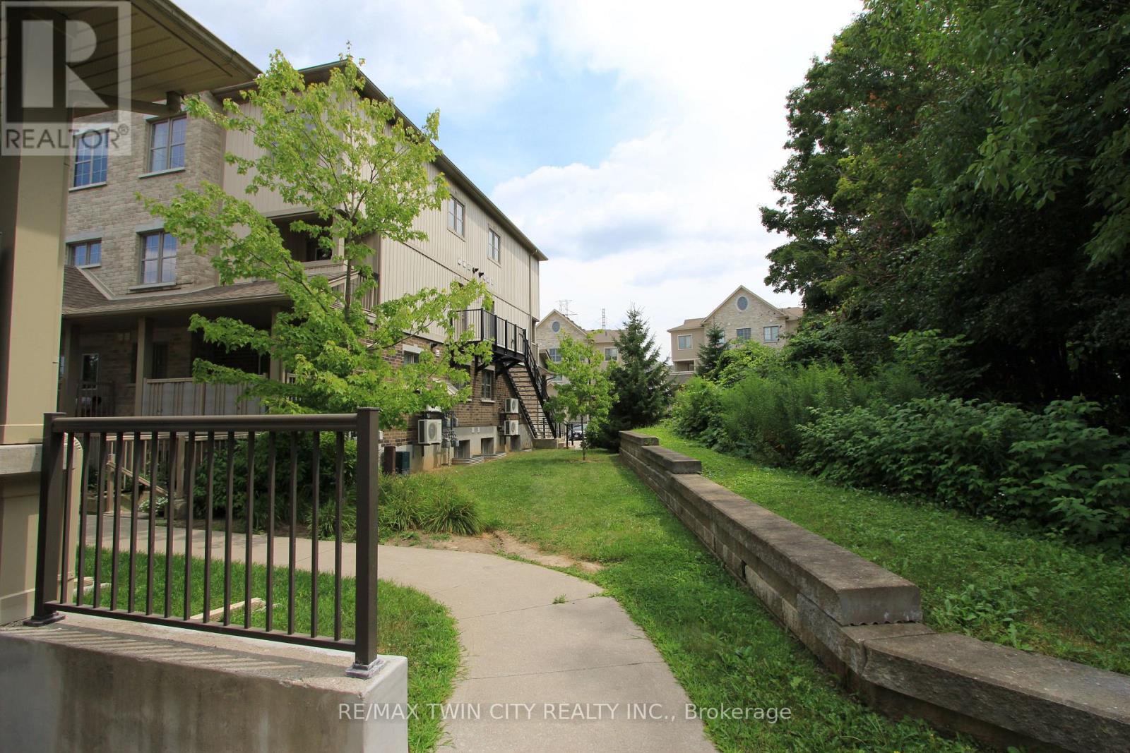 3e - 255 Maitland Street, Kitchener, Ontario  N2R 1Z2 - Photo 6 - X12762222