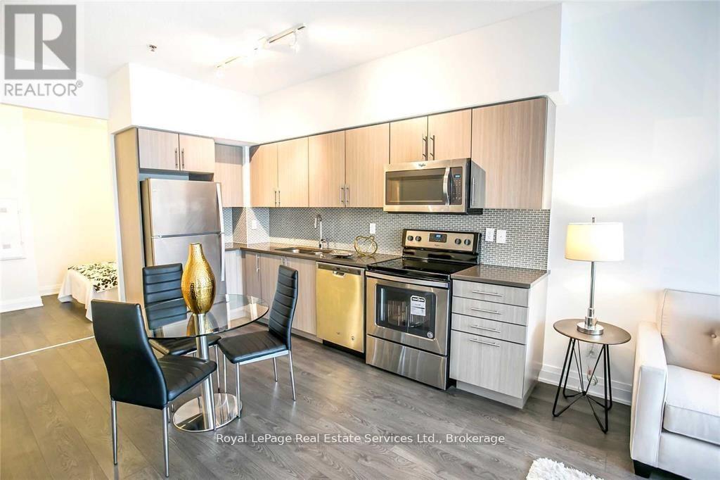 510 - 55 Speers Road, Oakville (Co Central), Ontario  L6K 3R6 - Photo 4 - W12762488