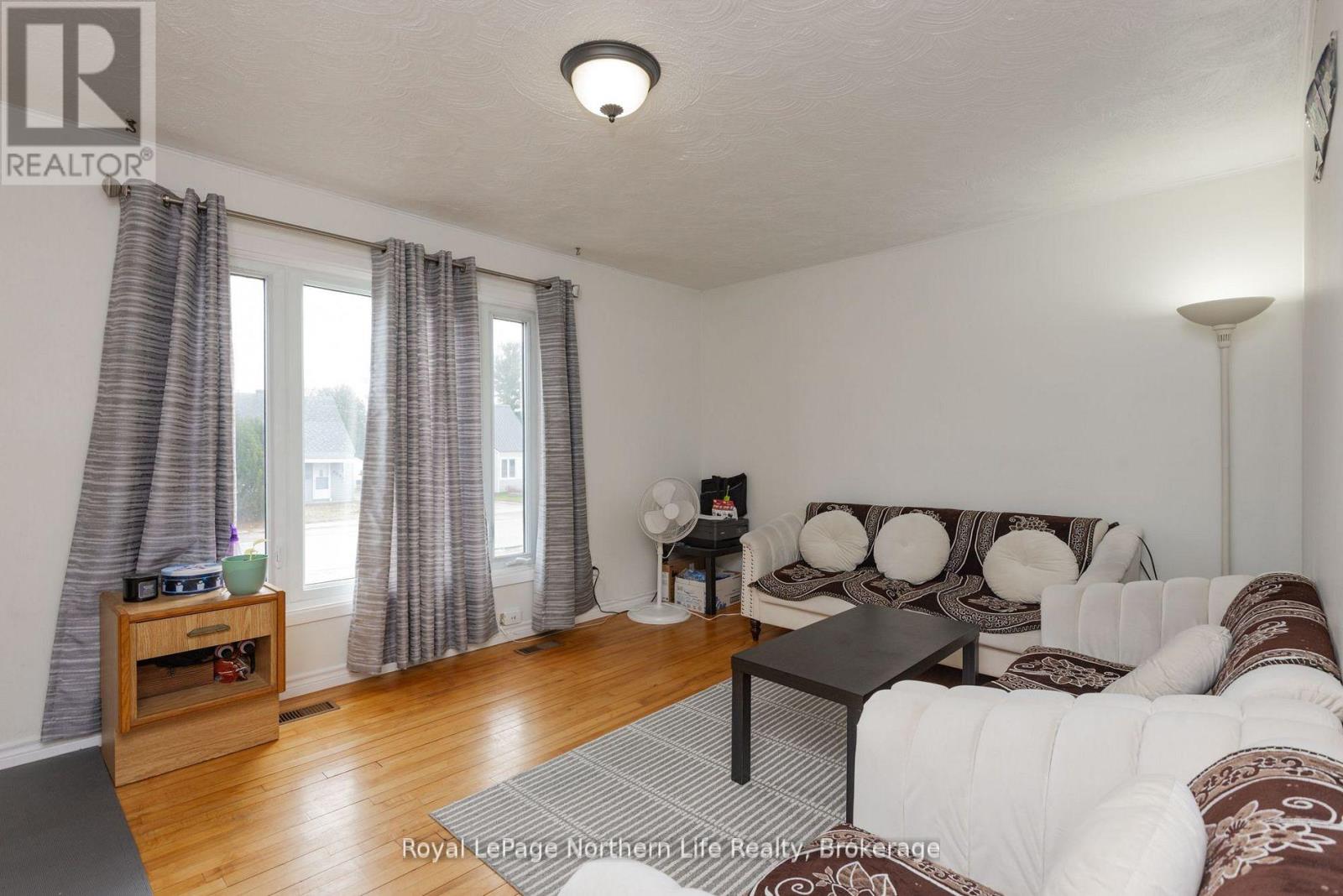 967 Galt Street, North Bay (Central), Ontario  P1B 5N5 - Photo 5 - X12762410