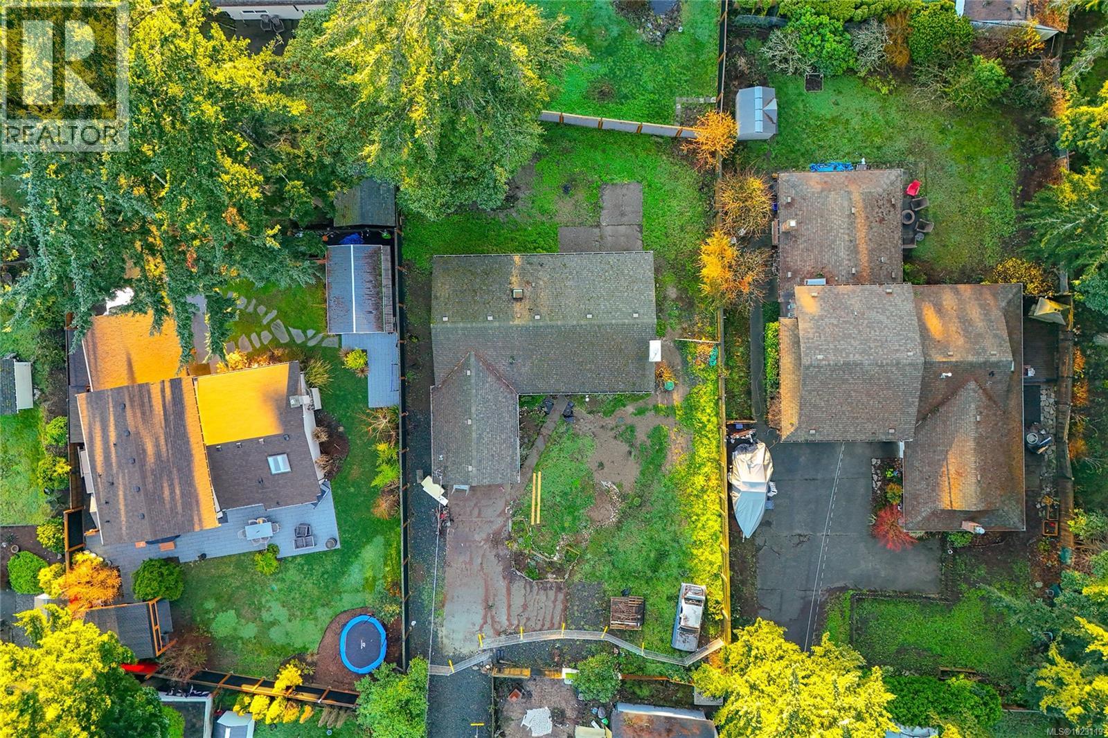 2317a Sooke Rd, Colwood, British Columbia  V9B 1X5 - Photo 3 - 1023119