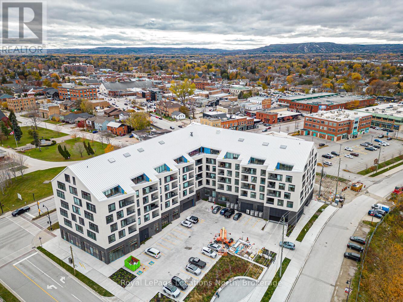 603 - 31 Huron Street, Collingwood, Ontario  L9Y 5T7 - Photo 2 - S12762542