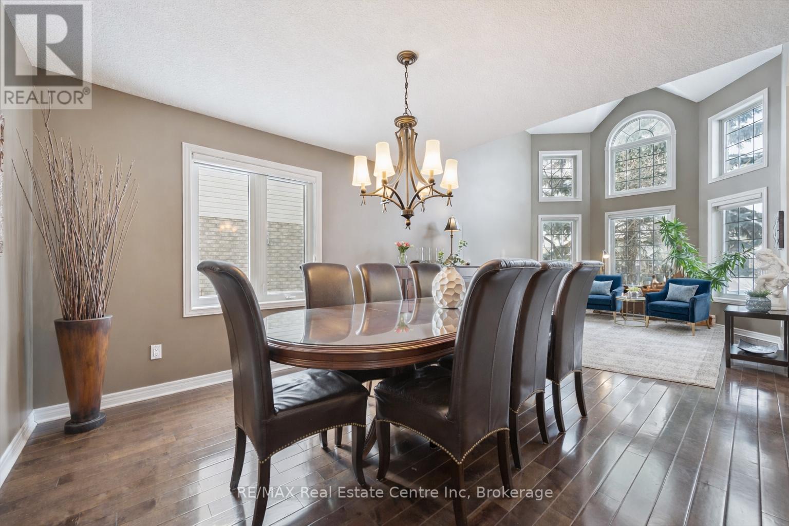 159 Summerfield Drive, Guelph, Ontario  N1L 1L2 - Photo 3 - X12762448