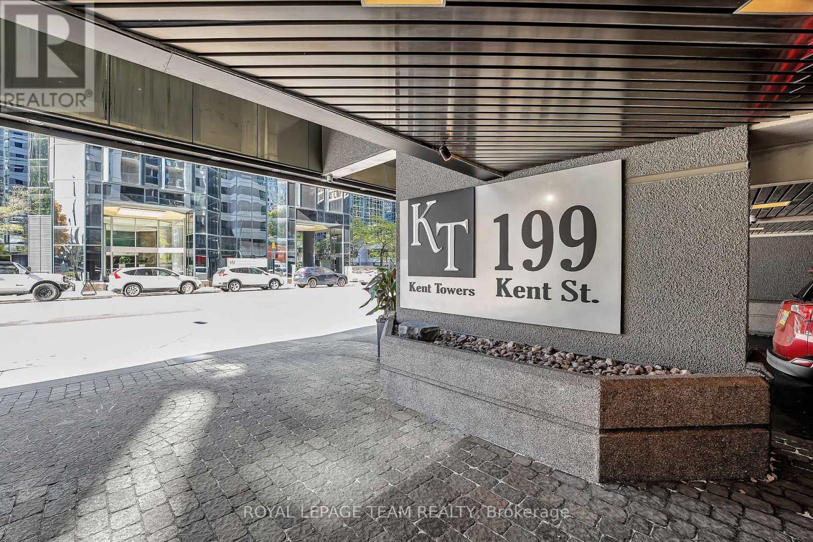 1701 - 199 Kent Street, Ottawa, Ontario  K2P 2K8 - Photo 2 - X12762540