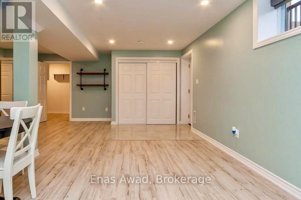 113b Metcalfe Drive, Bradford West Gwillimbury, Ontario  L3Z 3C6 - Photo 18 - N12762524