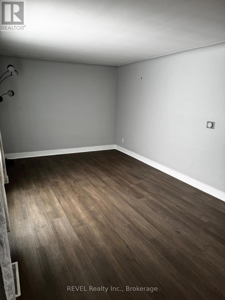 Main Floor - 7792 Wilson Crescent, Niagara Falls, Ontario  L2G 4S4 - Photo 12 - X12762528