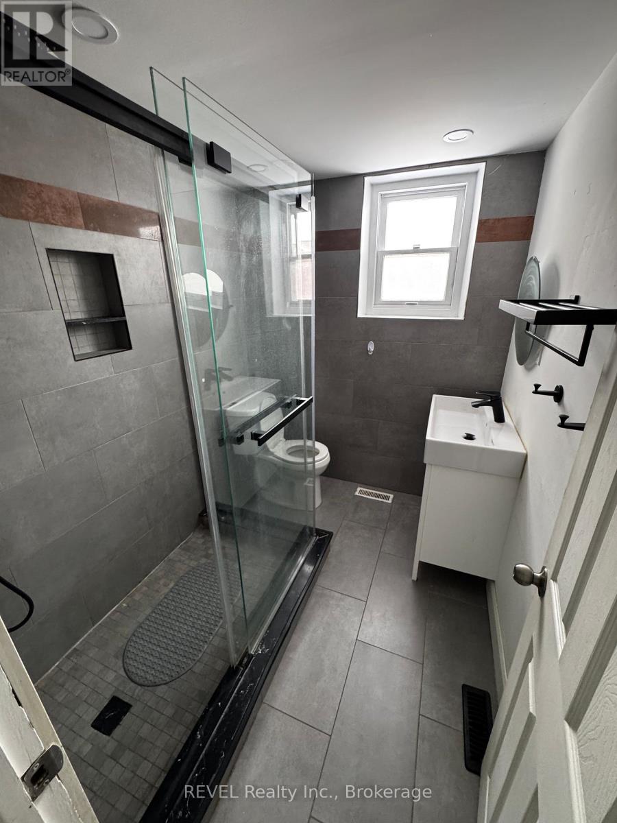 Main Floor - 7792 Wilson Crescent, Niagara Falls, Ontario  L2G 4S4 - Photo 13 - X12762528