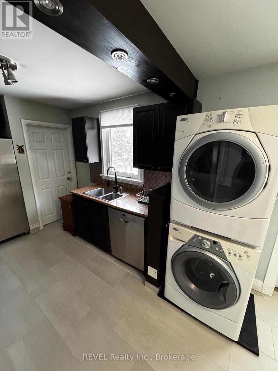 Main Floor - 7792 Wilson Crescent, Niagara Falls, Ontario  L2G 4S4 - Photo 7 - X12762528