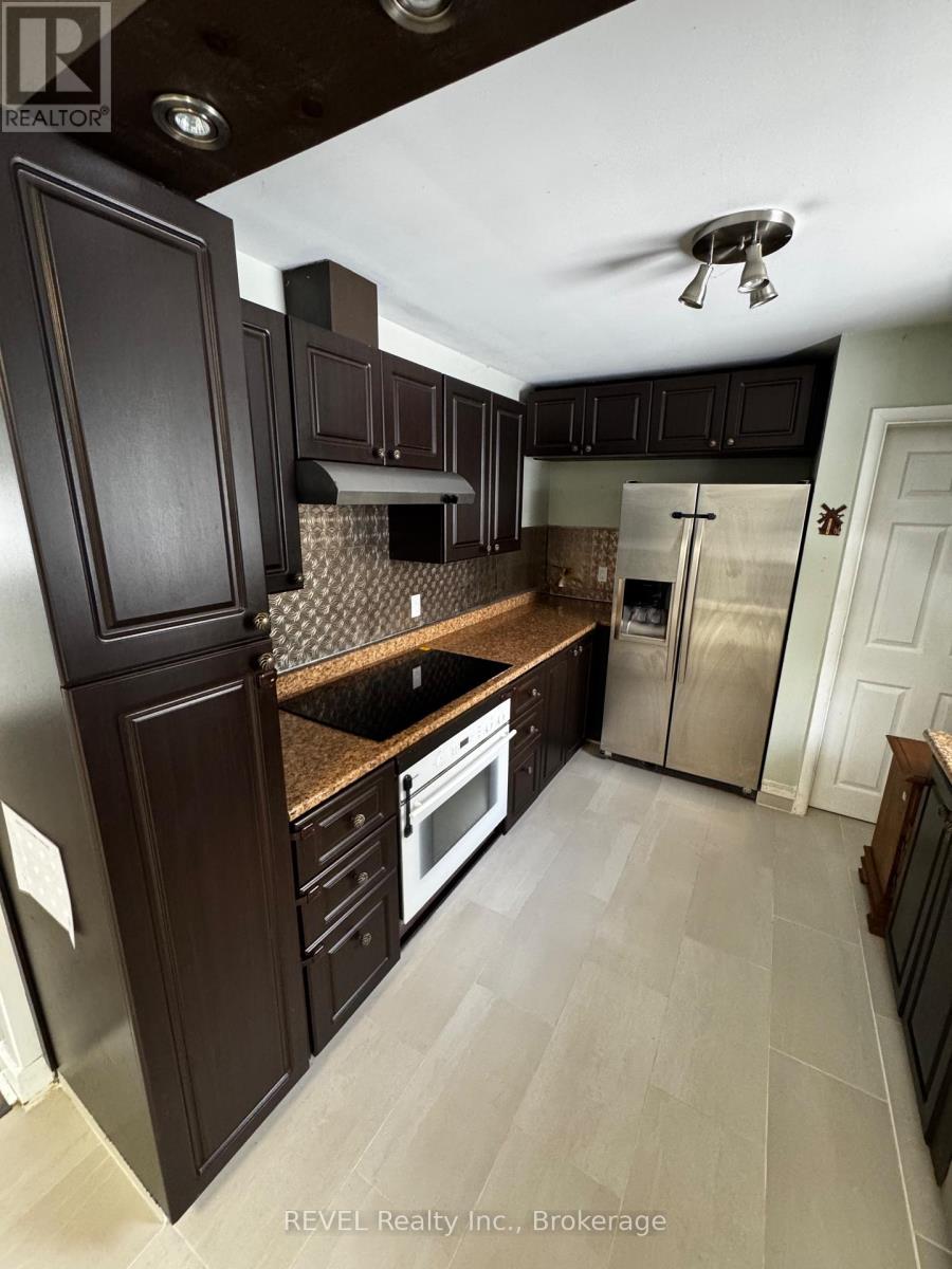 Main Floor - 7792 Wilson Crescent, Niagara Falls, Ontario  L2G 4S4 - Photo 8 - X12762528