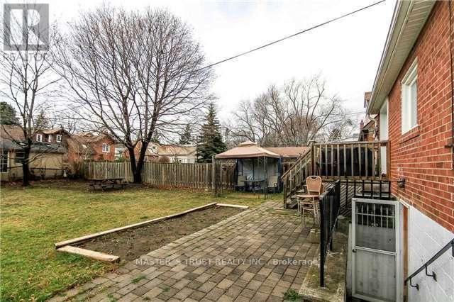 8 Dromore Crescent, Toronto, Ontario  M2R 2H5 - Photo 16 - C12744492