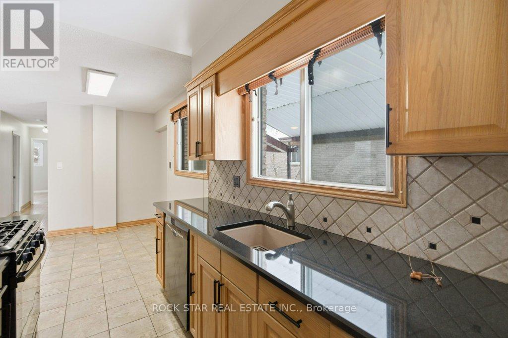 Main Fl - 115 Elmore Drive, Hamilton, Ontario  L8W 2C5 - Photo 3 - X12720252