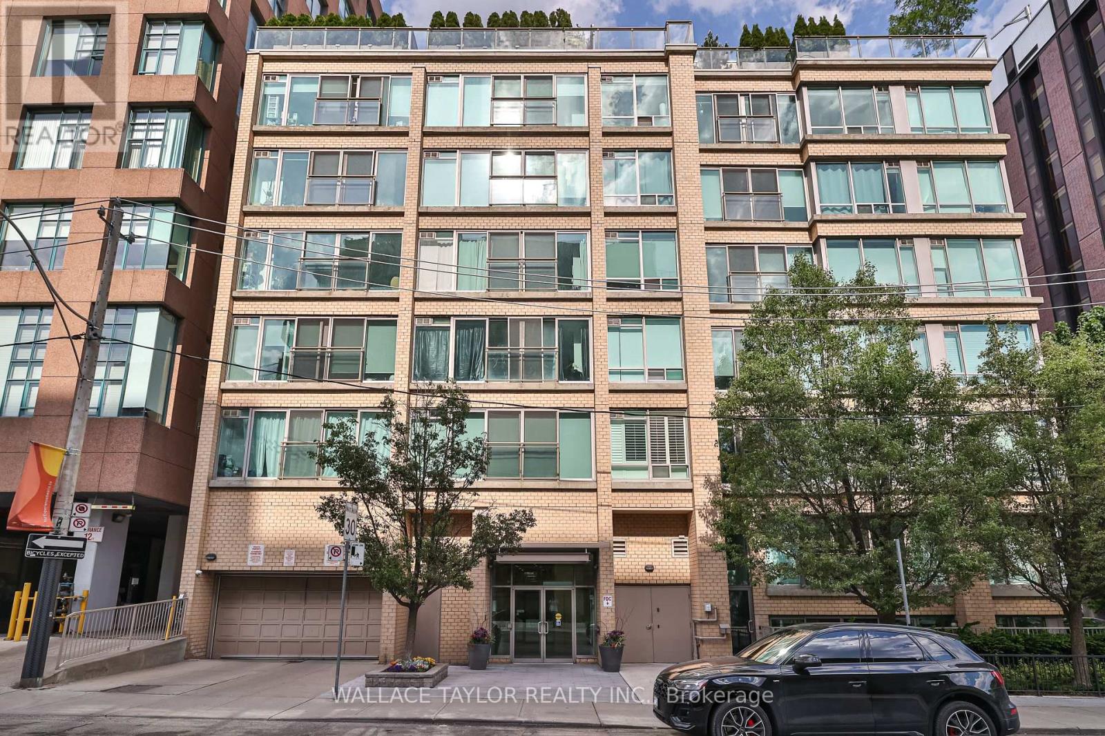 610 - 50 Camden Street, Toronto, Ontario  M5V 3N1 - Photo 2 - C12762392