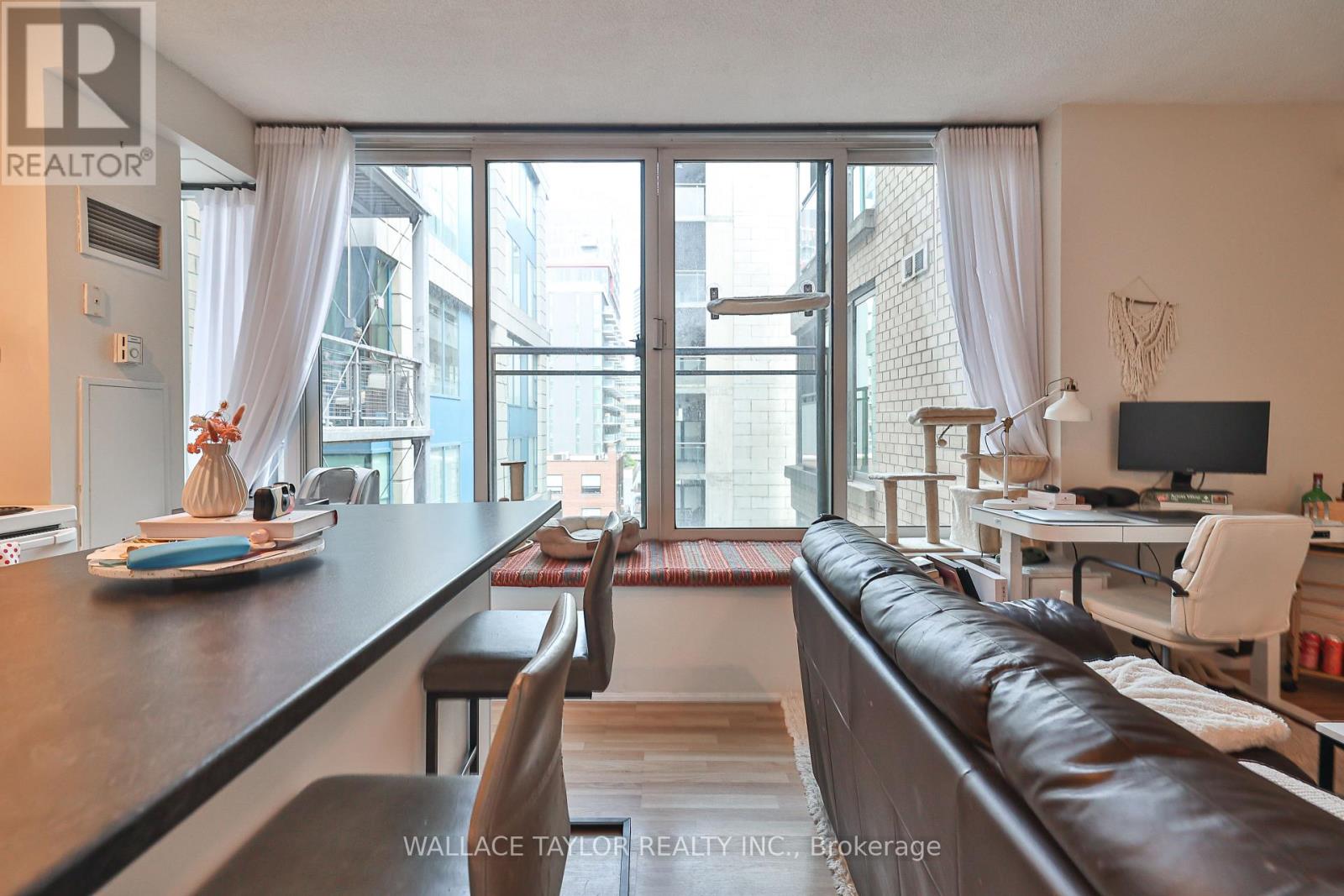 610 - 50 Camden Street, Toronto, Ontario  M5V 3N1 - Photo 6 - C12762392