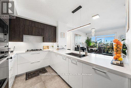 303 - 3 Southvale Drive, Toronto, Ontario  M4G 1G2 - Photo 11 - C12762458