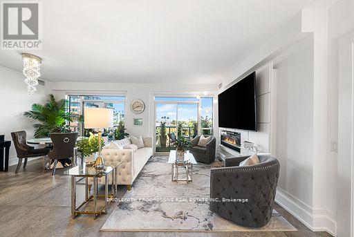 303 - 3 Southvale Drive, Toronto, Ontario  M4G 1G2 - Photo 12 - C12762458