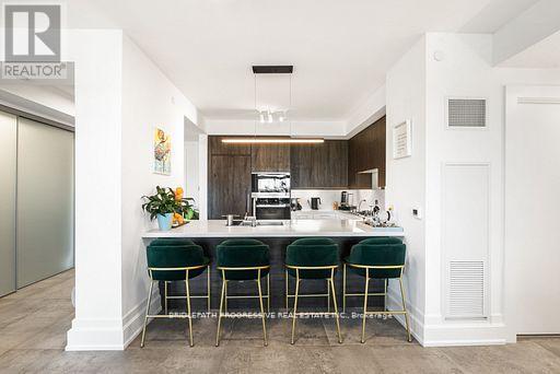 303 - 3 Southvale Drive, Toronto, Ontario  M4G 1G2 - Photo 15 - C12762458