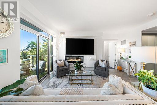 303 - 3 Southvale Drive, Toronto, Ontario  M4G 1G2 - Photo 18 - C12762458