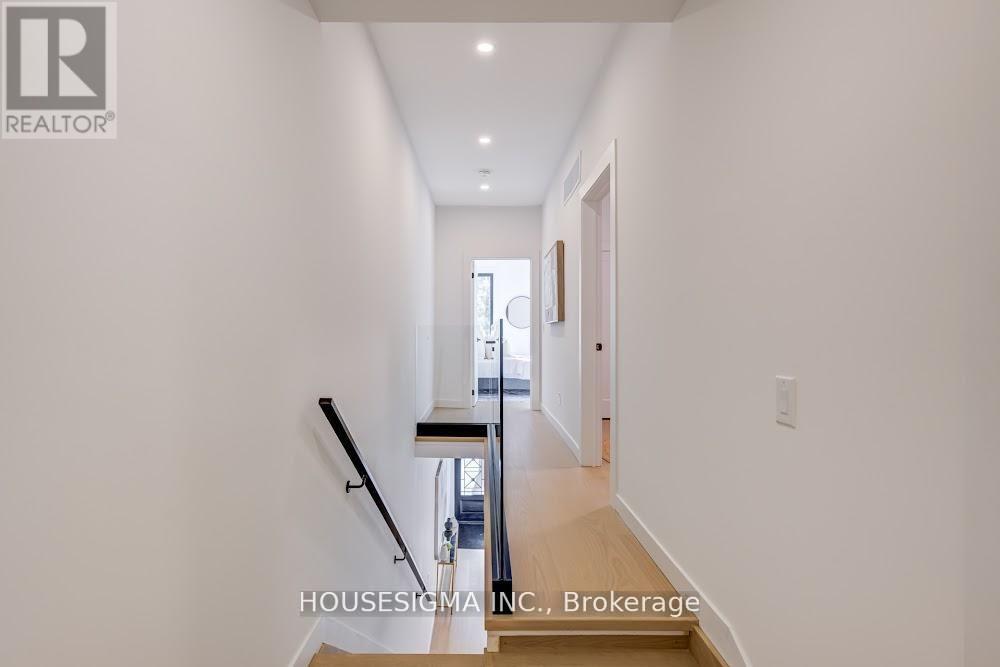 732 Adelaide Street W, Toronto, Ontario  M6J 1B1 - Photo 14 - C12762516