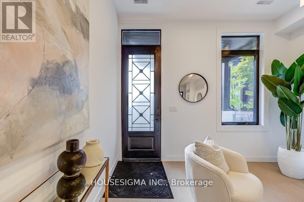 732 Adelaide Street W, Toronto, Ontario  M6J 1B1 - Photo 4 - C12762516