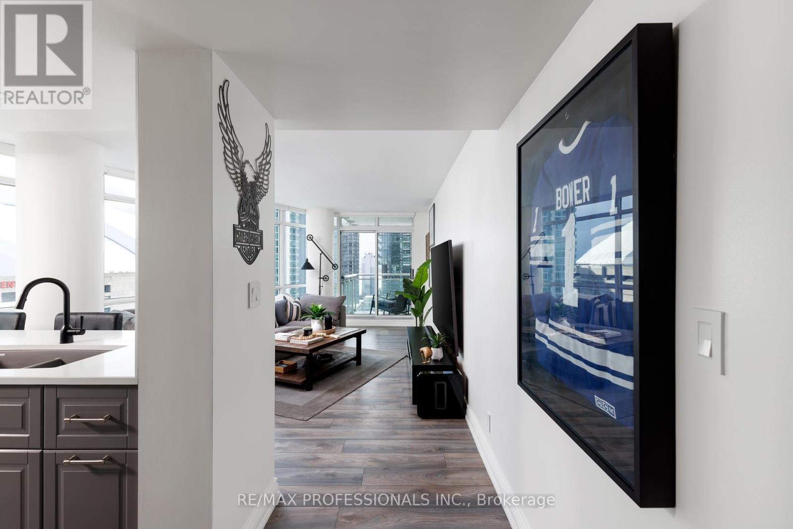 1908 - 381 Front Street W, Toronto, Ontario  M5V 3R8 - Photo 11 - C12762566