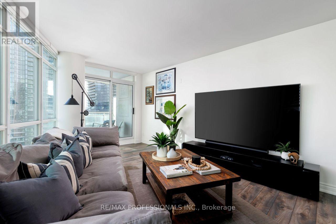 1908 - 381 Front Street W, Toronto, Ontario  M5V 3R8 - Photo 15 - C12762566