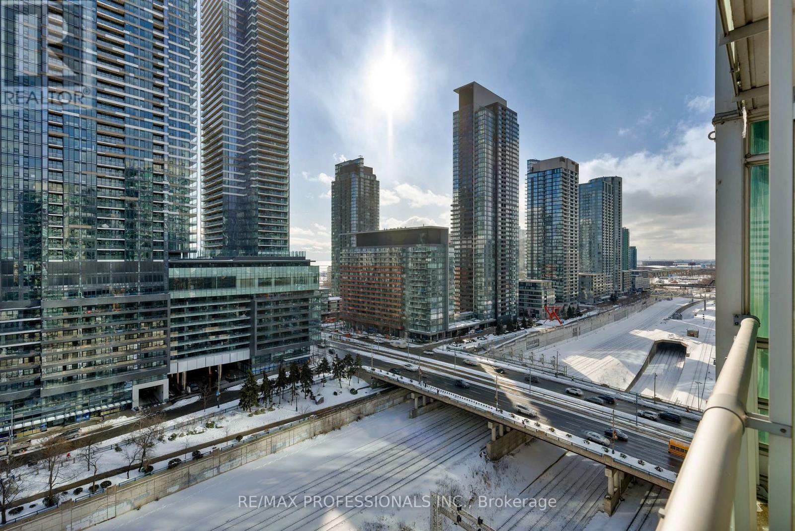 1908 - 381 Front Street W, Toronto, Ontario  M5V 3R8 - Photo 18 - C12762566