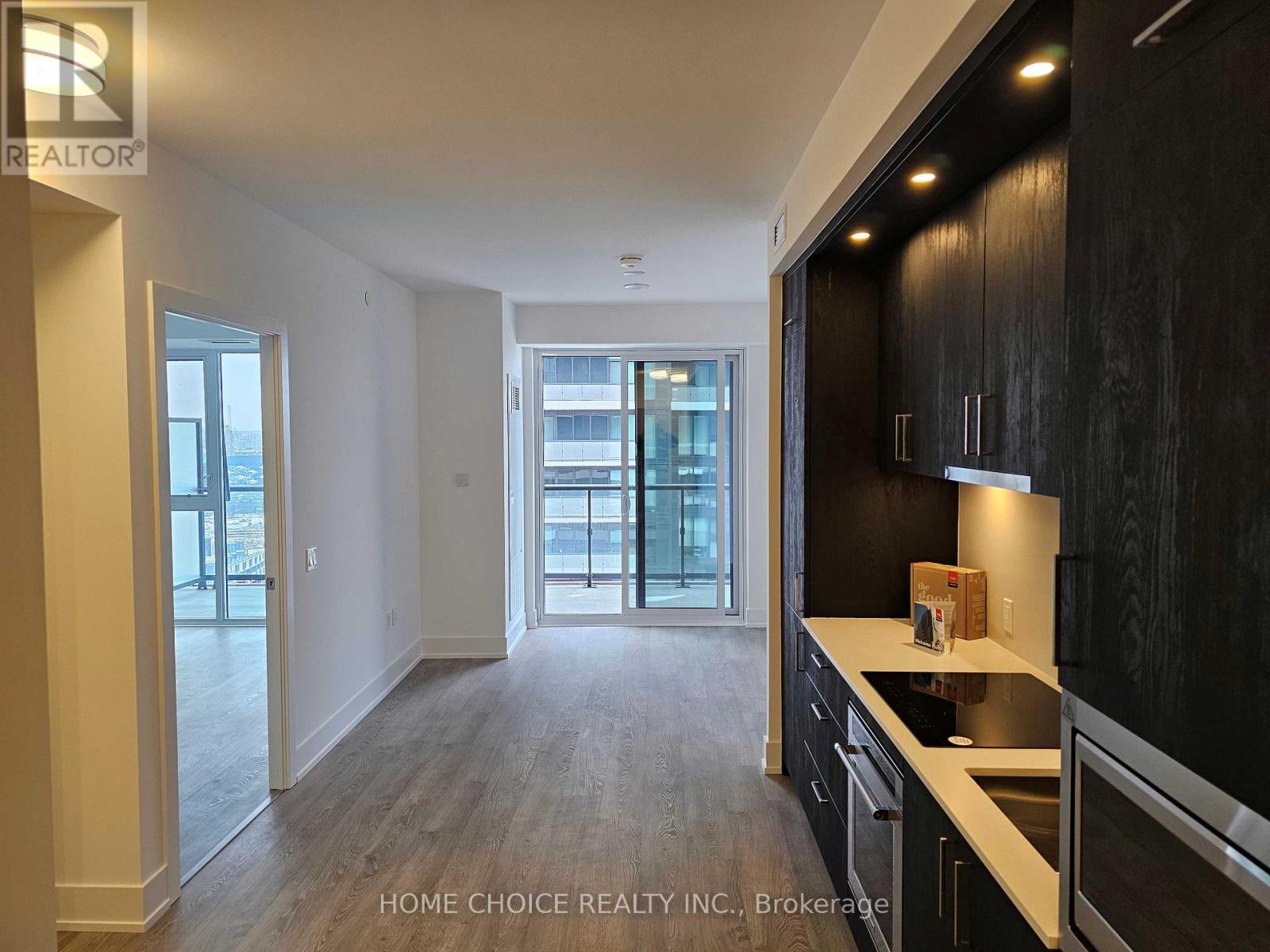 2305 - 10 Inn On The Park Drive, Toronto, Ontario  M3C 0P9 - Photo 4 - C12762584