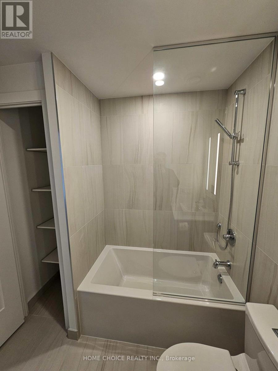 2305 - 10 Inn On The Park Drive, Toronto, Ontario  M3C 0P9 - Photo 8 - C12762584