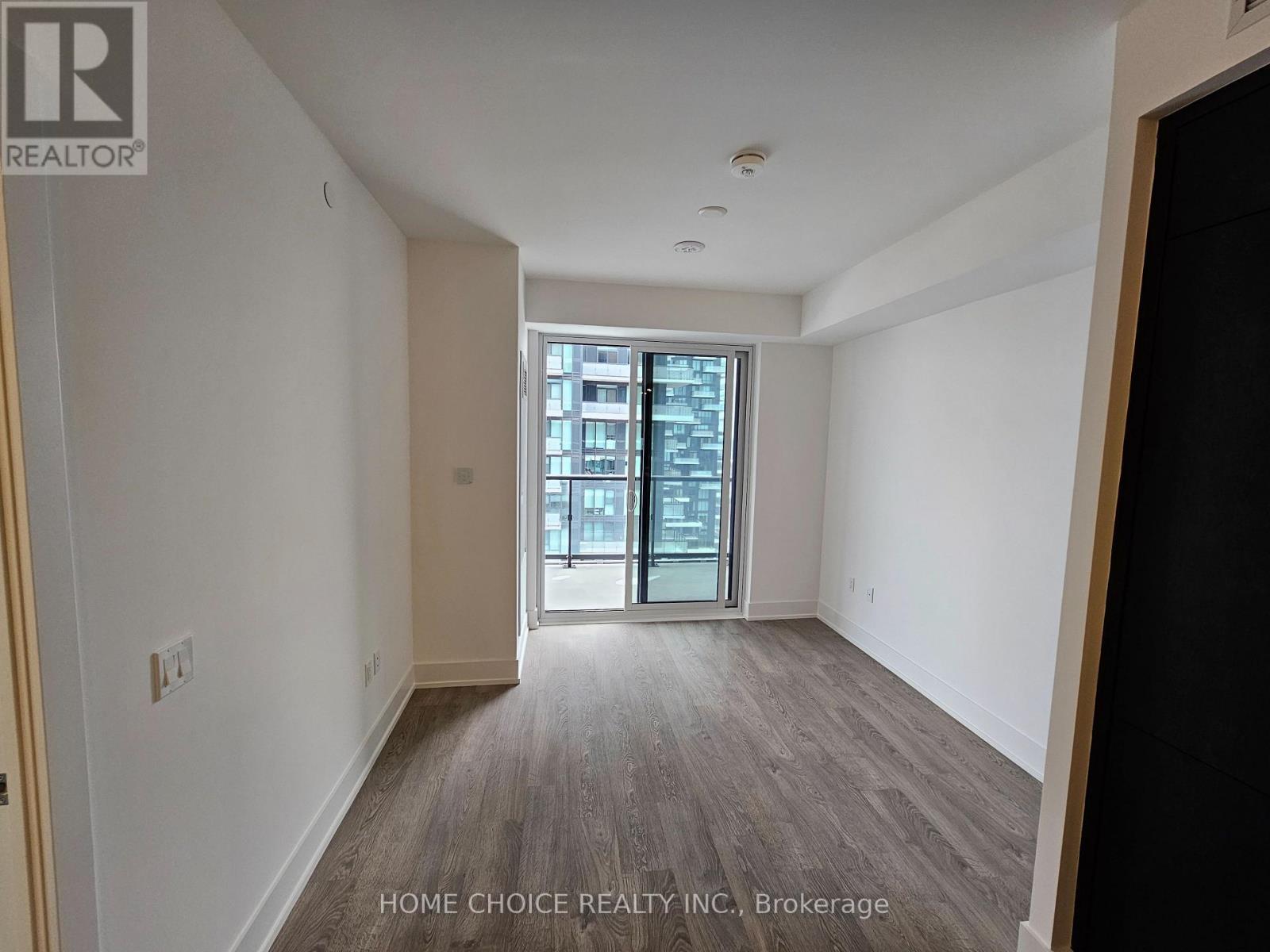 2305 - 10 Inn On The Park Drive, Toronto, Ontario  M3C 0P9 - Photo 9 - C12762584