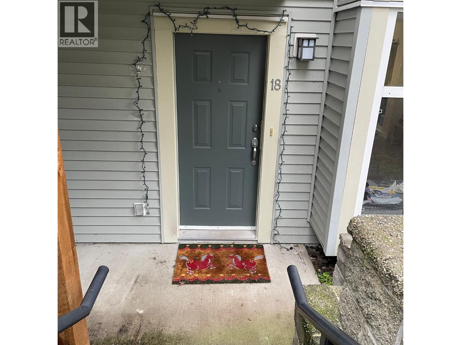 18 7128 Stride Avenue, Burnaby, British Columbia  V3N 1T5 - Photo 1 - R3086826