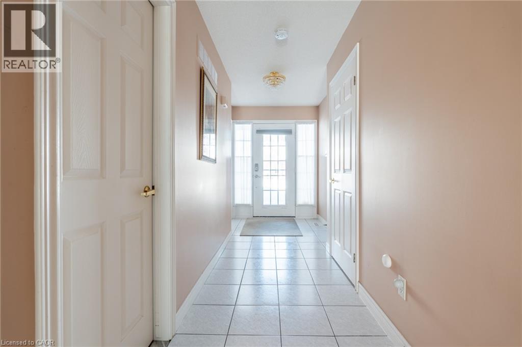 210 Fiddler's Green Road Unit# 2, Ancaster, Ontario  L9G 1W7 - Photo 2 - 40803299