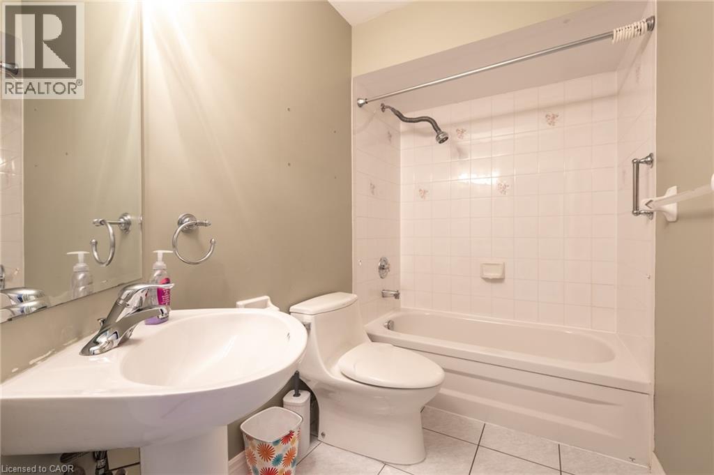 210 Fiddler's Green Road Unit# 2, Ancaster, Ontario  L9G 1W7 - Photo 14 - 40803299