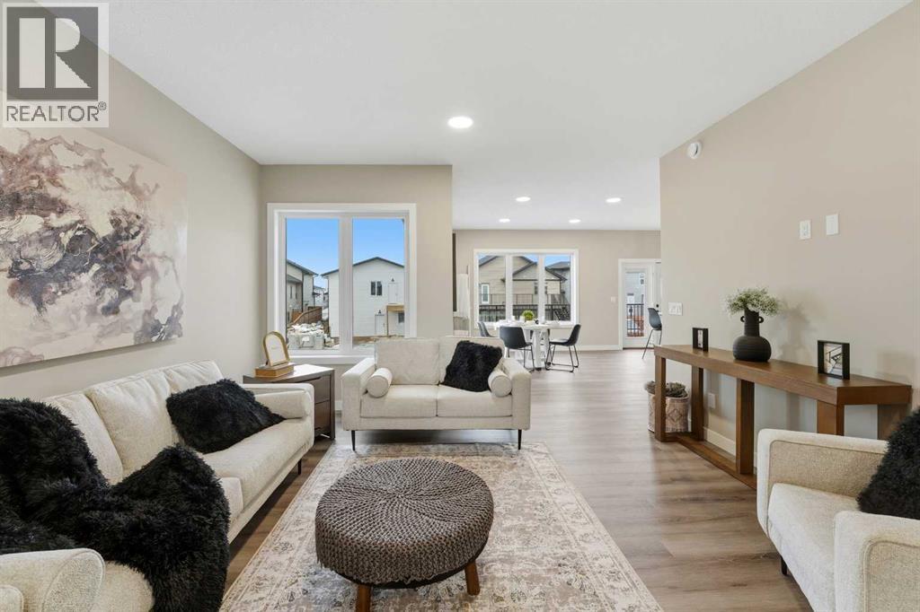 25 Murphy Close, Blackfalds, Alberta  T4M 0H5 - Photo 3 - A2282885