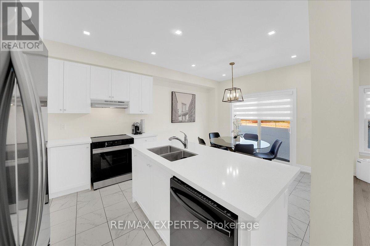 42 Lorne Thomas Place, New Tecumseth, Ontario  L9R 0T8 - Photo 14 - N12762384