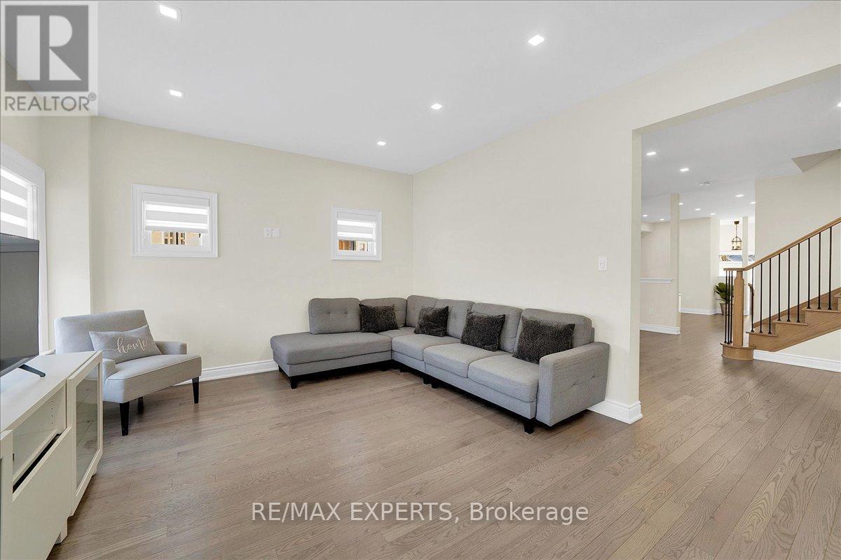 42 Lorne Thomas Place, New Tecumseth, Ontario  L9R 0T8 - Photo 23 - N12762384