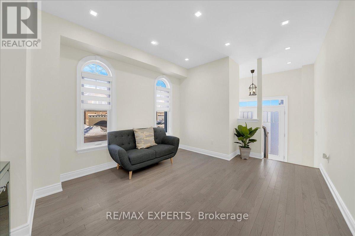 42 Lorne Thomas Place, New Tecumseth, Ontario  L9R 0T8 - Photo 5 - N12762384