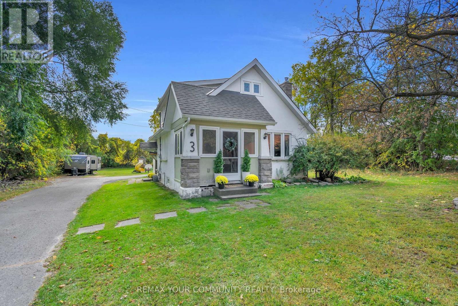 3 Catering Road, Georgina, Ontario  L0E 1R0 - Photo 3 - N12762434