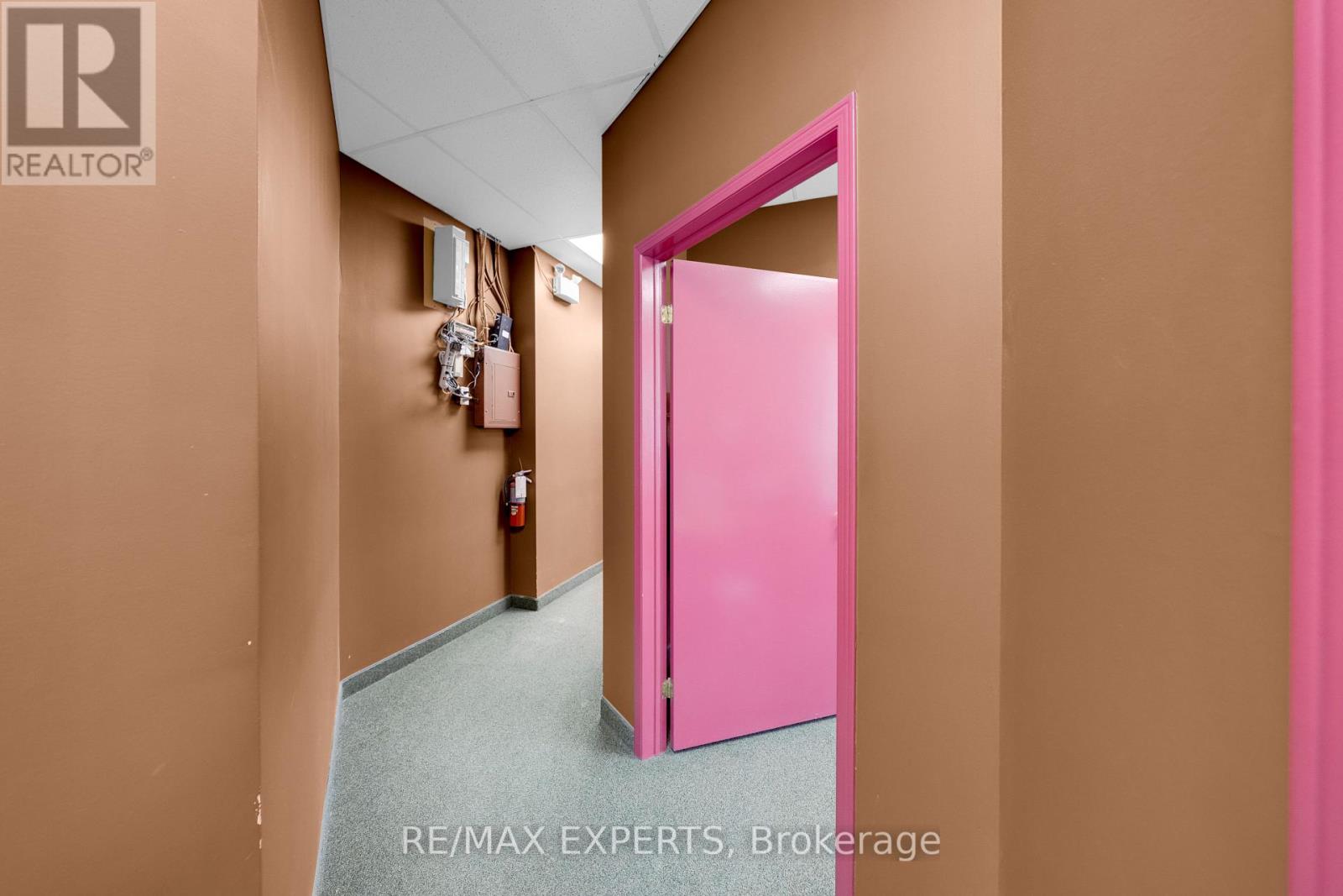 201 - 10083 Keele Street, Vaughan, Ontario  L6A 3Y8 - Photo 6 - N12762454