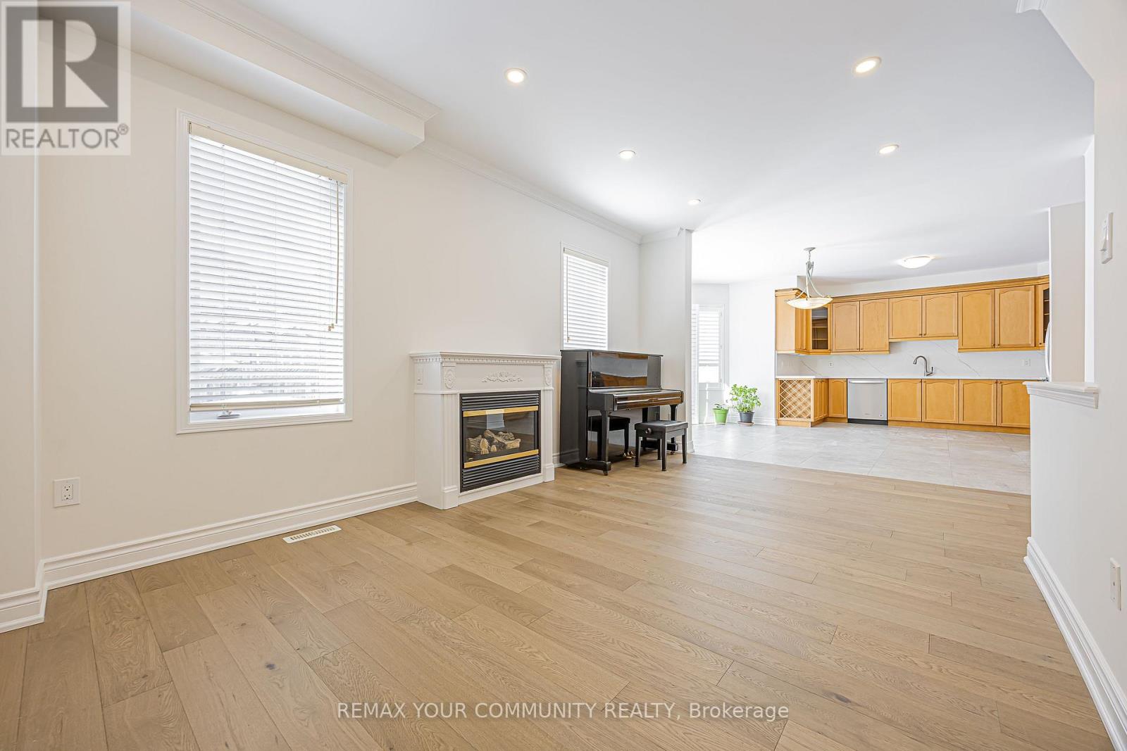 188 Fred Mclaren Boulevard, Markham, Ontario  L6E 1H2 - Photo 9 - N12762576