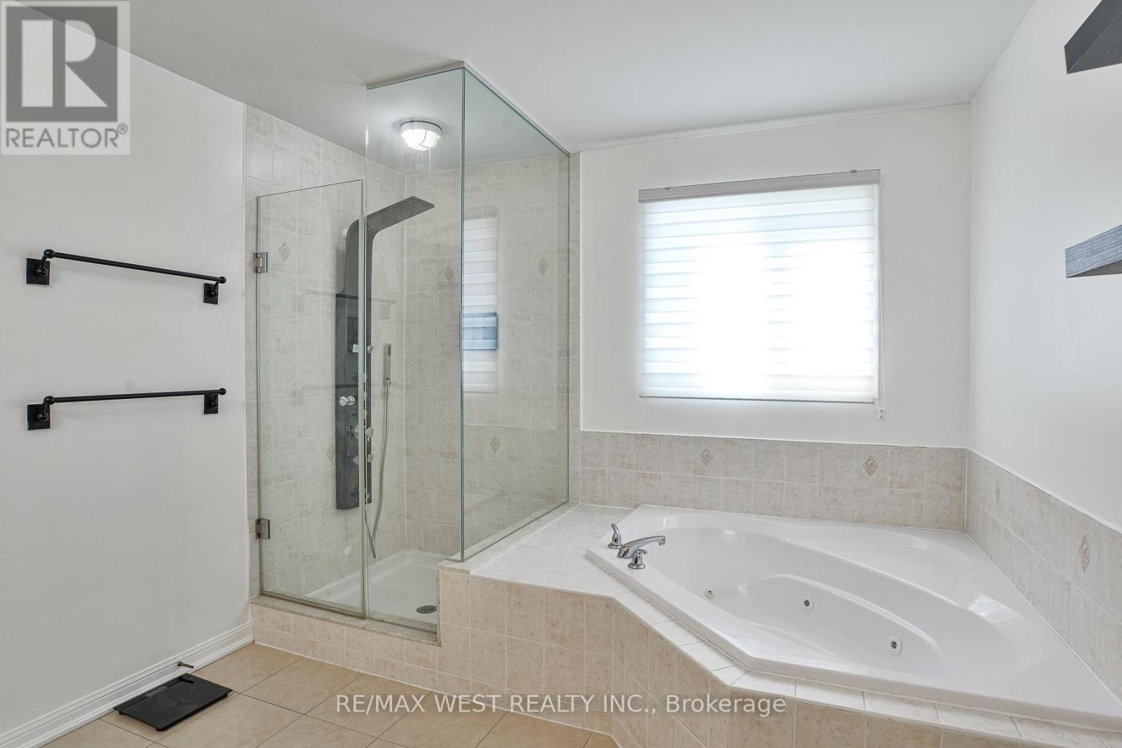 134 Sandringham Drive, Barrie (Innis-Shore), Ontario  L4M 0C9 - Photo 15 - S12762370