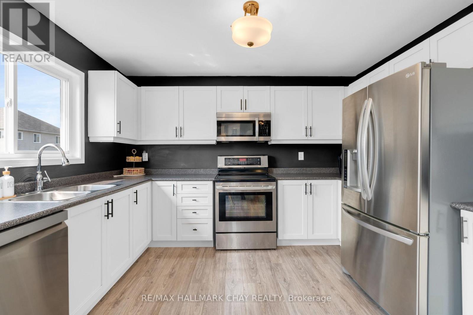 204 Forest Crescent, Clearview, Ontario  L0M 1S0 - Photo 11 - S12762556