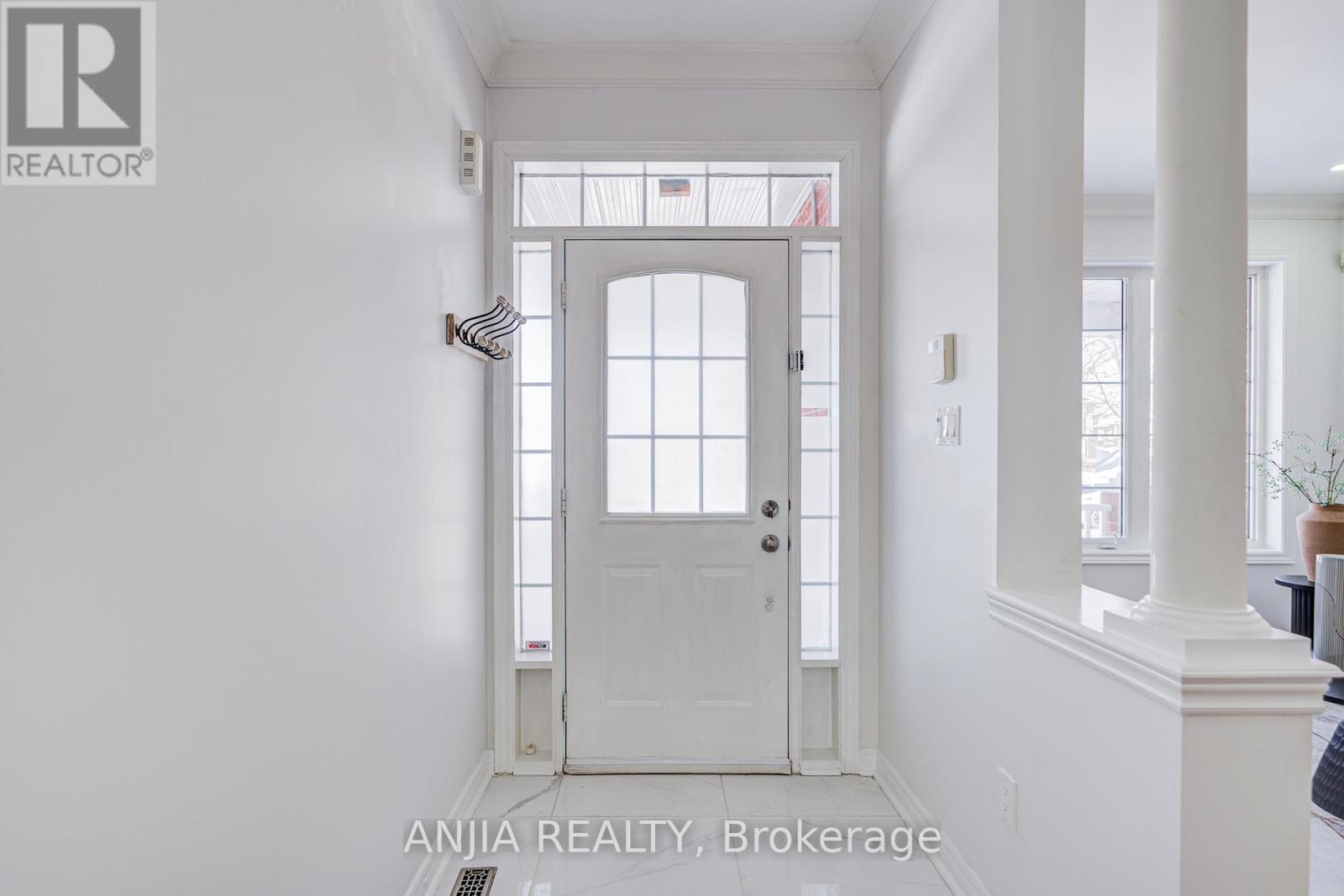 203 James Ratcliff Avenue, Whitchurch-Stouffville, Ontario  L4A 0L5 - Photo 2 - N12761584