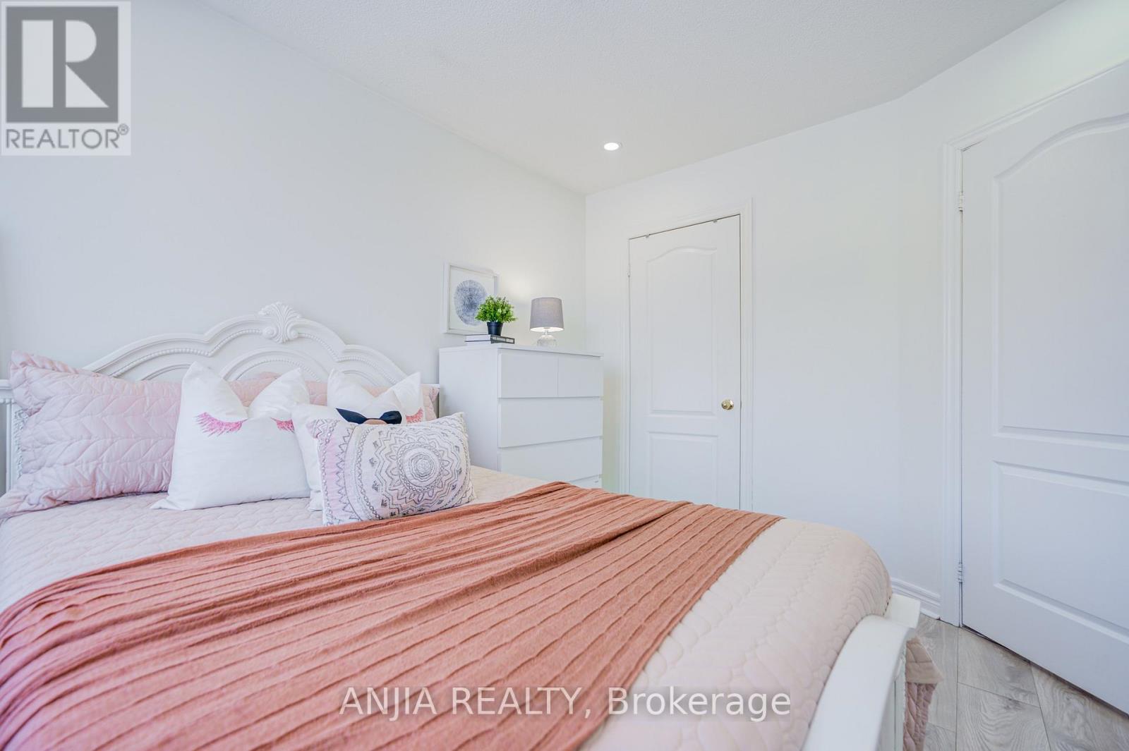 203 James Ratcliff Avenue, Whitchurch-Stouffville, Ontario  L4A 0L5 - Photo 37 - N12761584